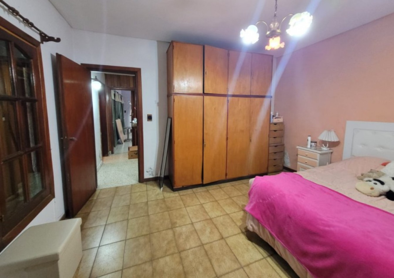 IMPORTANTE CASA QUINTA EN VENTA CON AMPLIO PARQUE EN ALEJANDRO KORN 