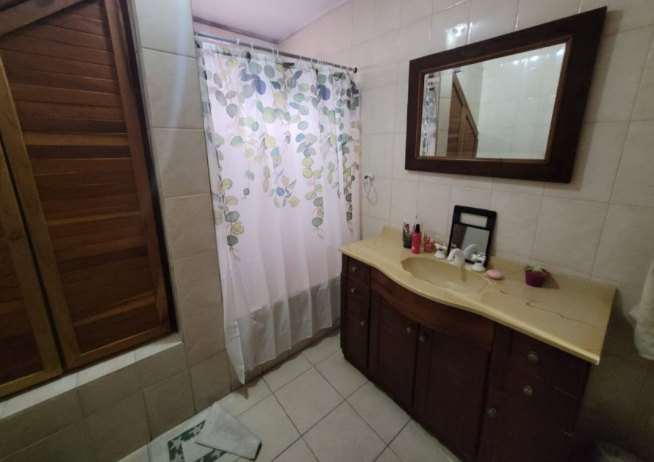 IMPORTANTE CASA QUINTA EN VENTA CON AMPLIO PARQUE EN ALEJANDRO KORN 