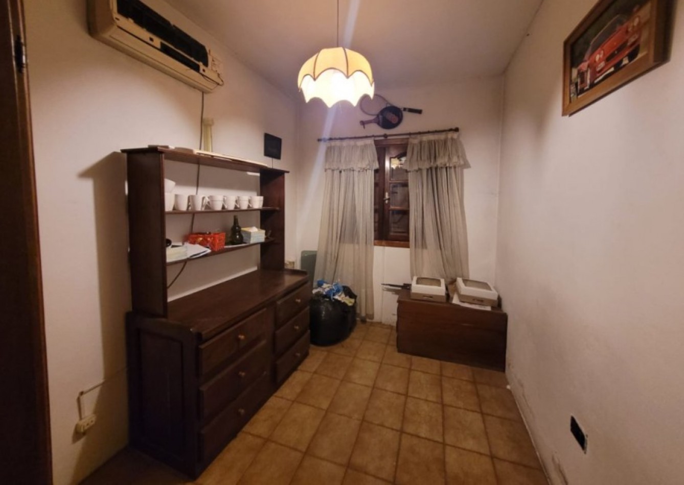 IMPORTANTE CASA QUINTA EN VENTA CON AMPLIO PARQUE EN ALEJANDRO KORN 