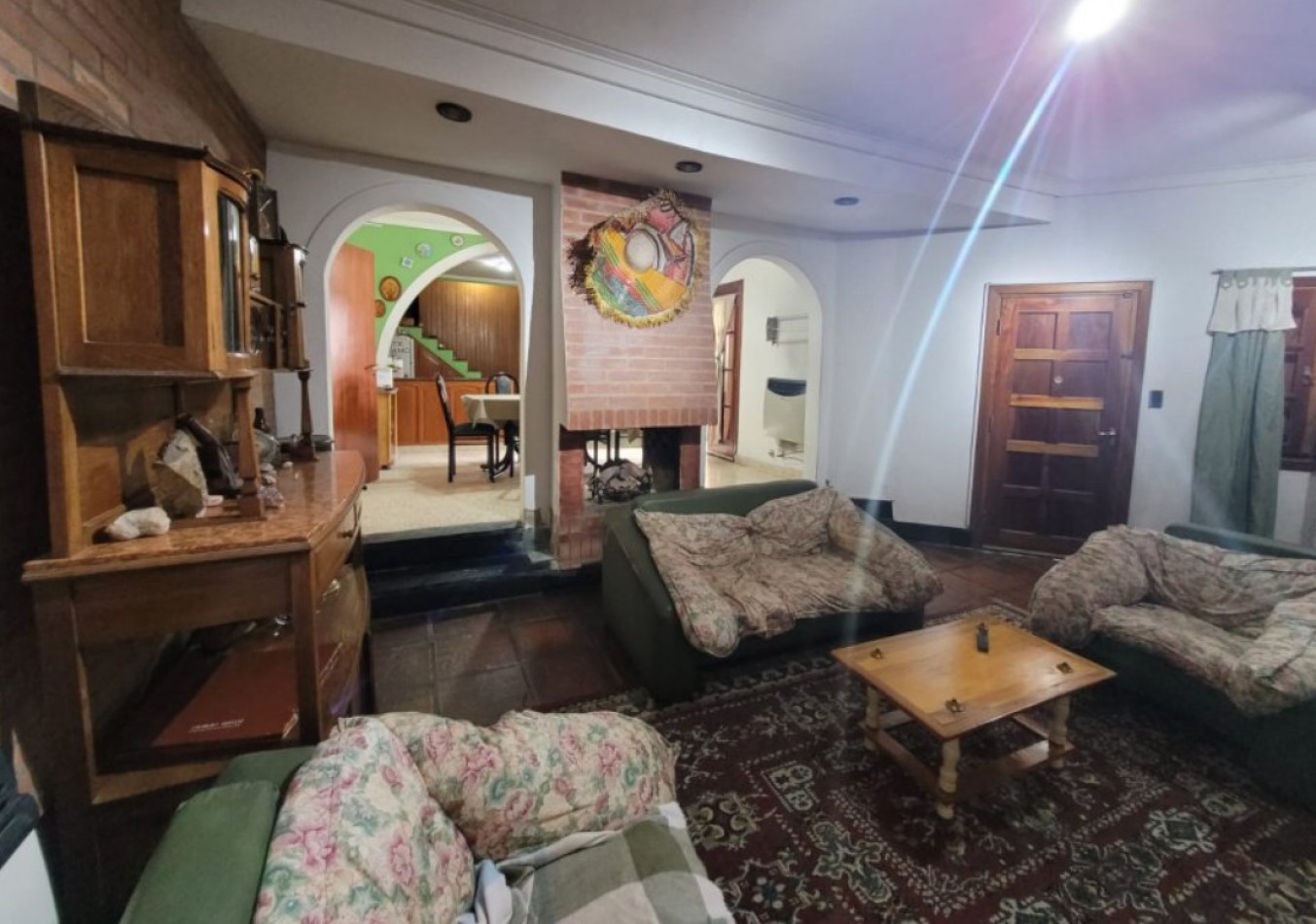 IMPORTANTE CASA QUINTA EN VENTA CON AMPLIO PARQUE EN ALEJANDRO KORN 