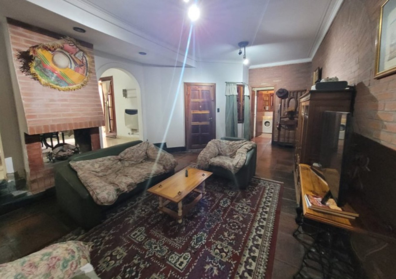 IMPORTANTE CASA QUINTA EN VENTA CON AMPLIO PARQUE EN ALEJANDRO KORN 
