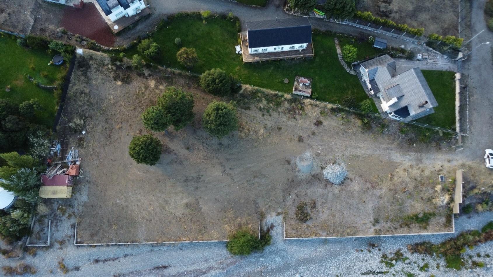 Lote con costa de lago