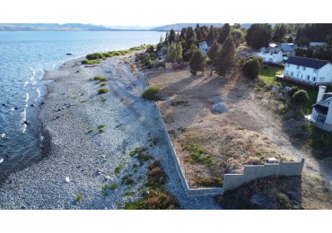Lote con costa de lago