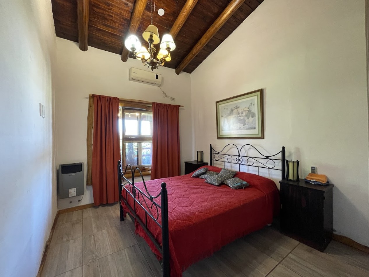 CASA CON CABAÑA Y PISCINA