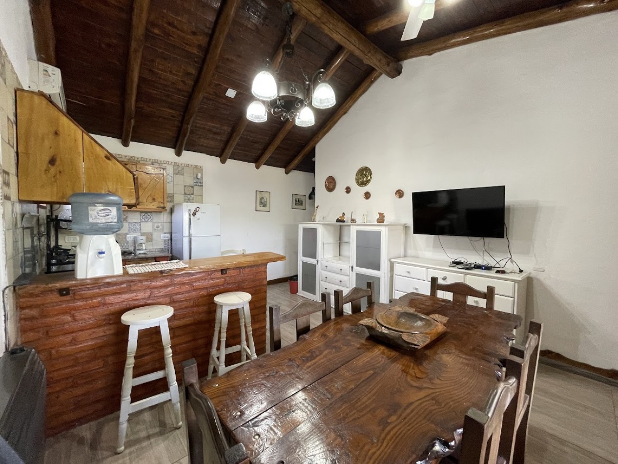CASA CON CABAÑA Y PISCINA
