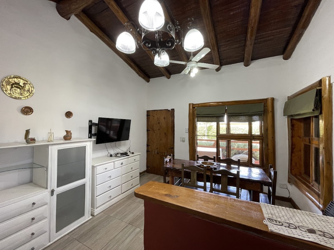 CASA CON CABAÑA Y PISCINA