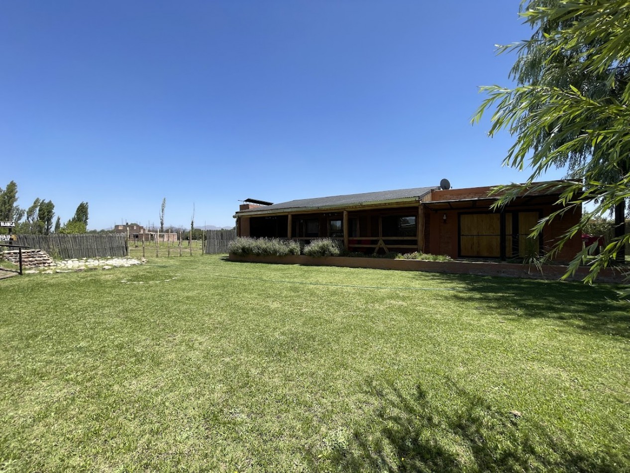 CASA CON CABAÑA Y PISCINA