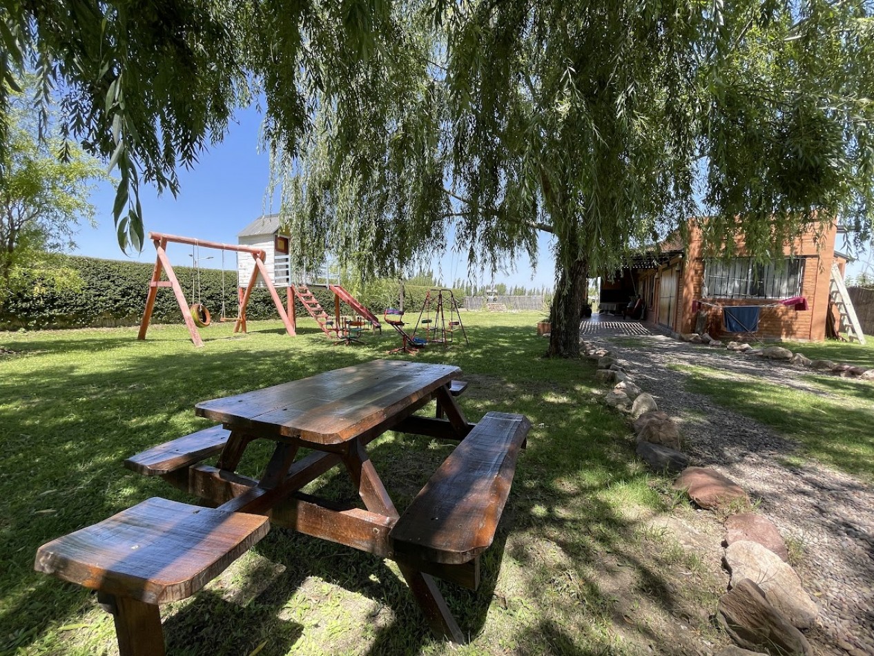 CASA CON CABAÑA Y PISCINA