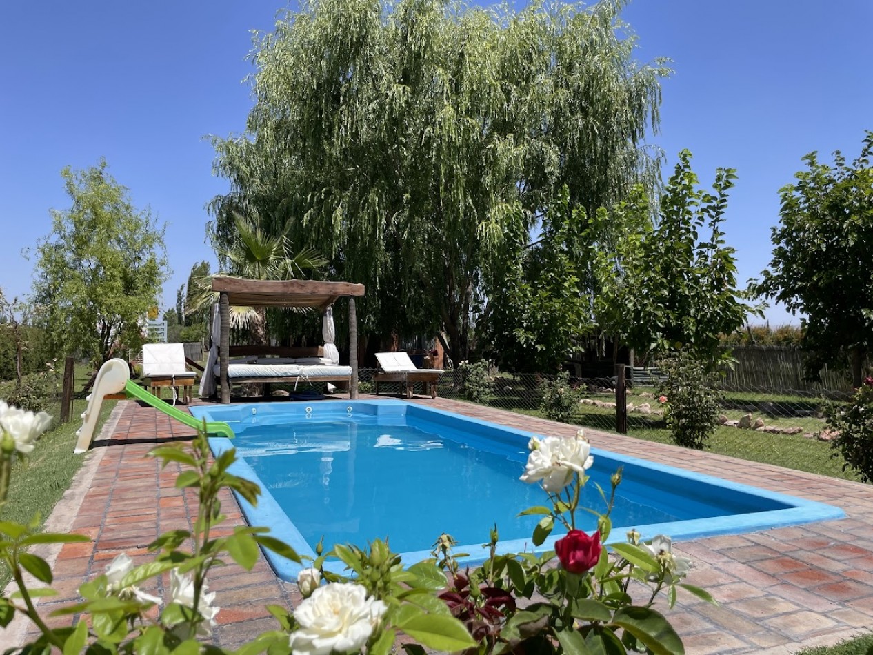 CASA CON CABAÑA Y PISCINA