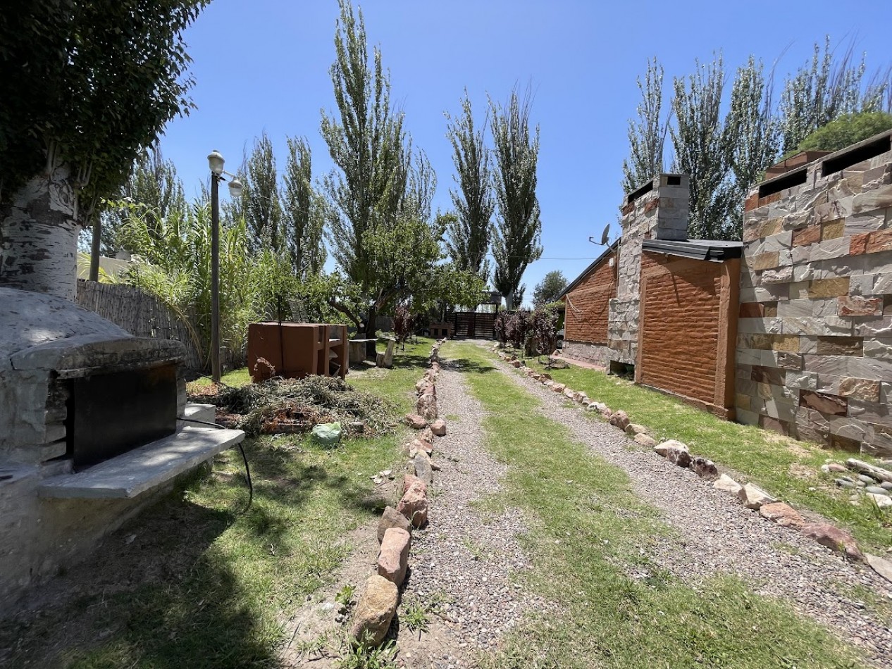 CASA CON CABAÑA Y PISCINA