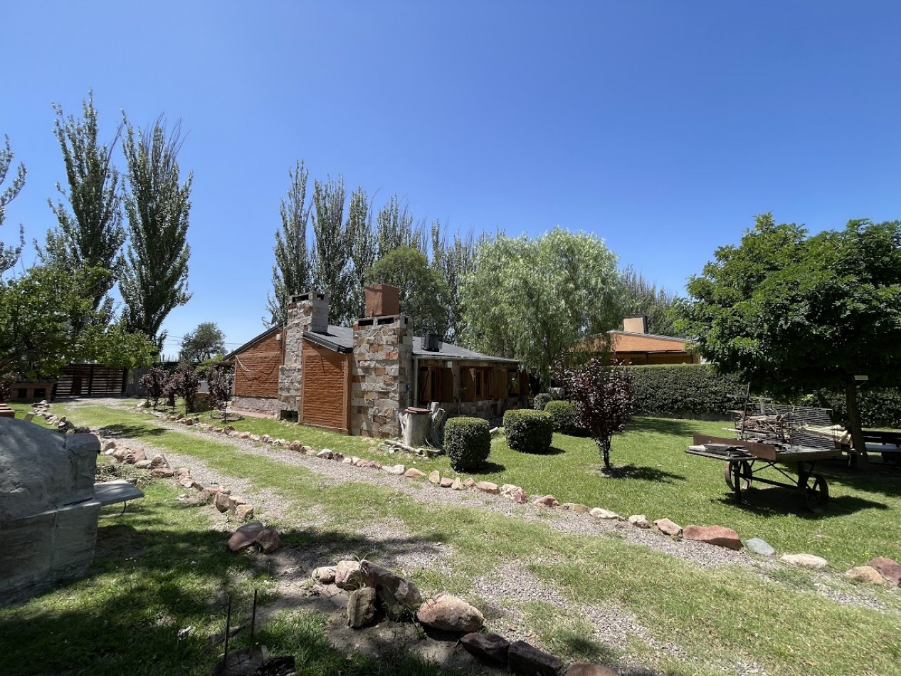 CASA CON CABAÑA Y PISCINA