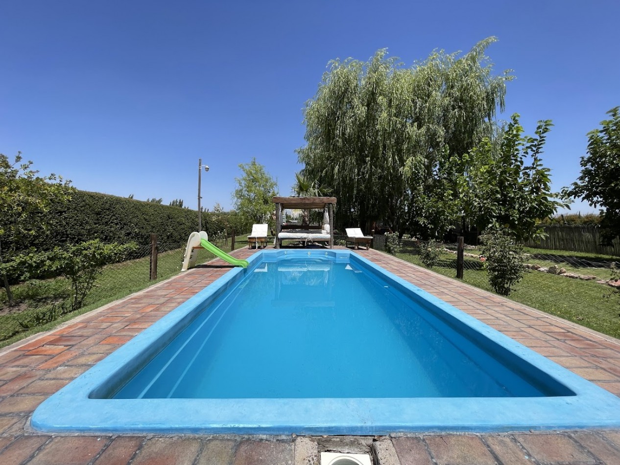 CASA CON CABAÑA Y PISCINA