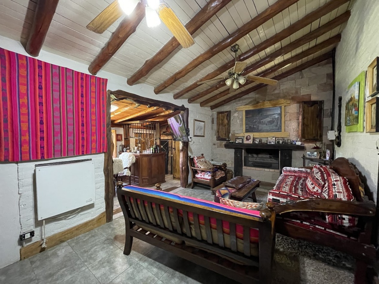 CASA CON CABAÑA Y PISCINA