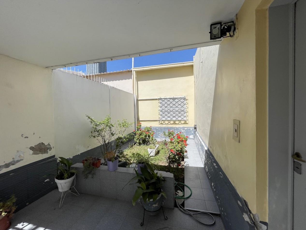 Amplia Casa de 4 Dormitorios en Barrio Sardi ¡A Pasos del Centro!