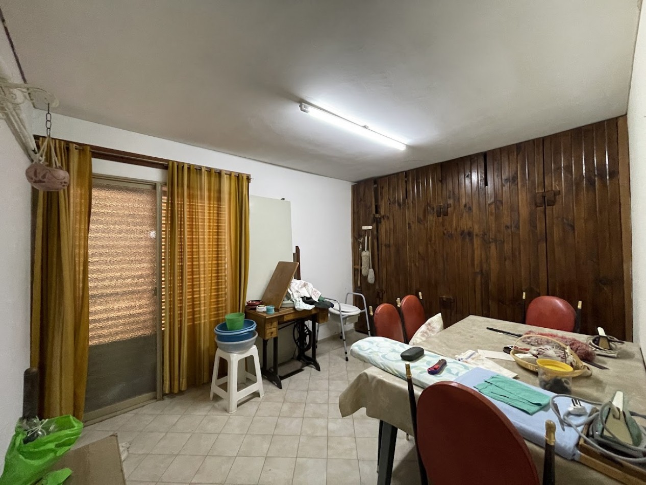 Amplia Casa de 4 Dormitorios en Barrio Sardi ¡A Pasos del Centro!