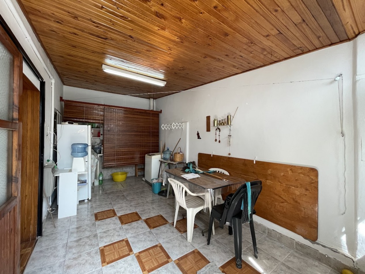 Amplia Casa de 4 Dormitorios en Barrio Sardi ¡A Pasos del Centro!