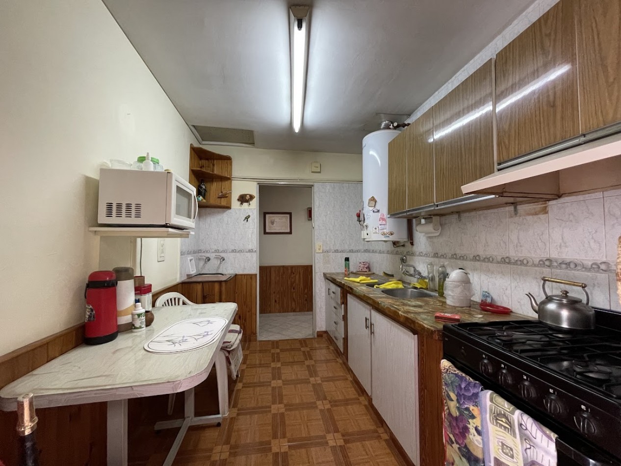 Amplia Casa de 4 Dormitorios en Barrio Sardi ¡A Pasos del Centro!
