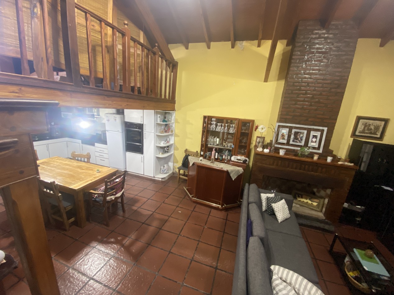 SE TOMA PERMUTA, O PARTE DE PAGO! CASA DE 3 PLANTAS CON PARQUE, PISCINA Y GARAGE SUBTERRANEO EN RANELAGH