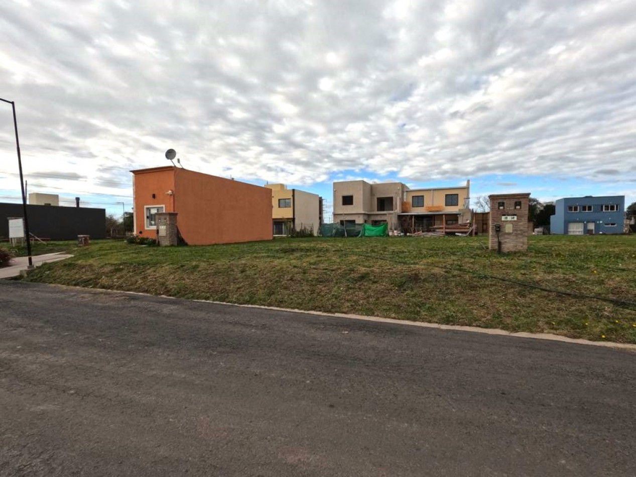 LOTE EN BARRIO V. FEDERICO PRIMERO, BERAZATEGUI - LISTO PARA ESCRITURAR