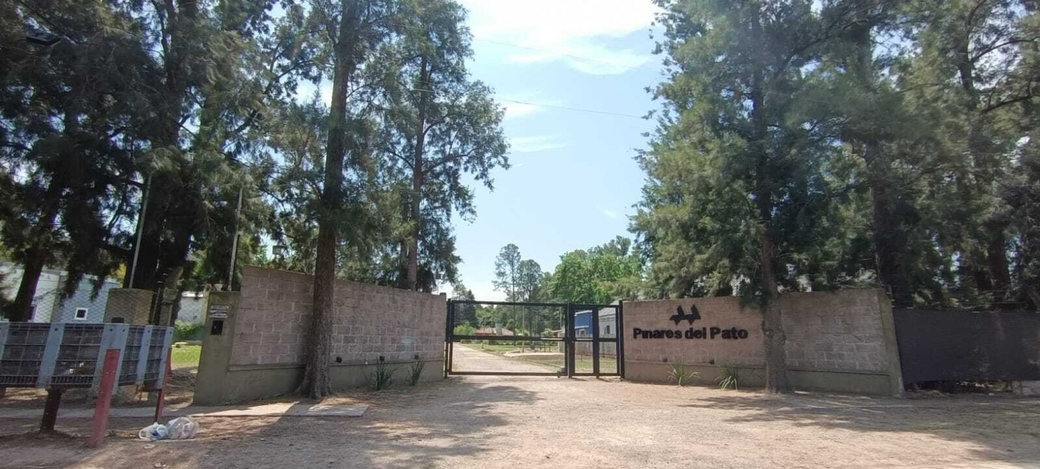 LOTE DE 450m EN EL BARRIO PINARES EN EL PATO
