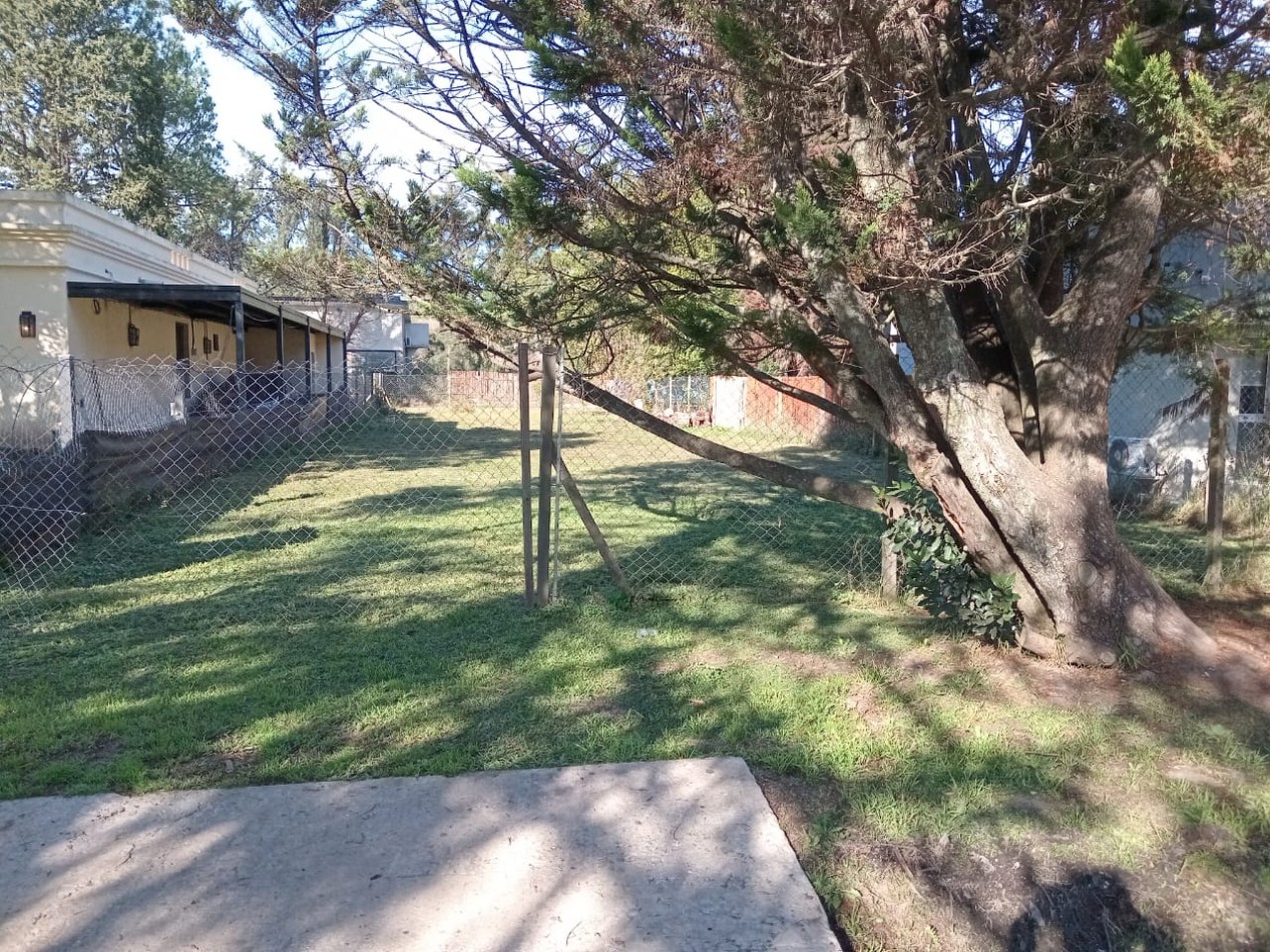 LOTE DE 450m EN EL BARRIO PINARES EN EL PATO