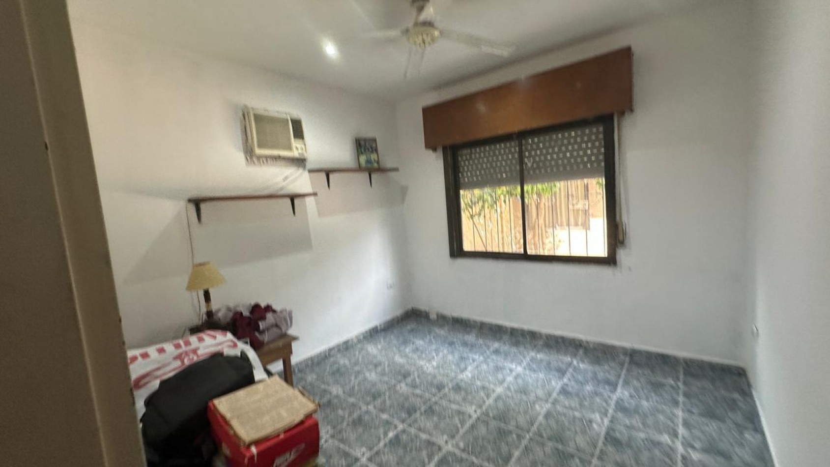 CASA DE 3 AMBIENTES CON DEPARTAMENTO INDEPENDIENTE Y COCHERA EN FLORENCIO VARELA