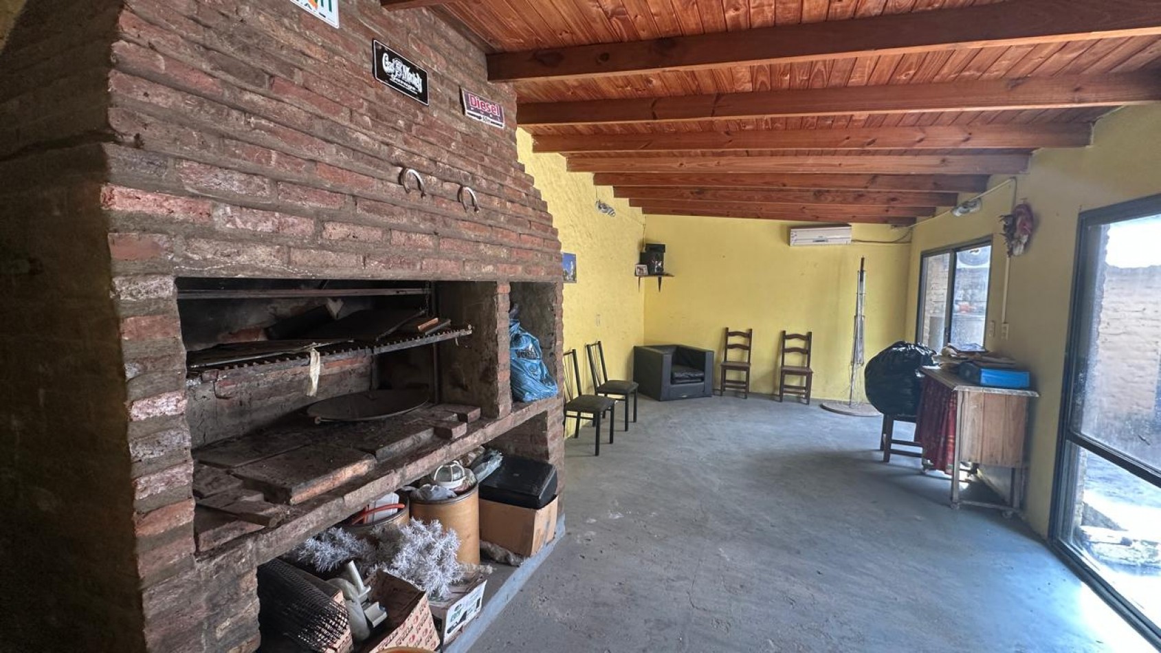 CASA DE 3 AMBIENTES CON DEPARTAMENTO INDEPENDIENTE Y COCHERA EN FLORENCIO VARELA
