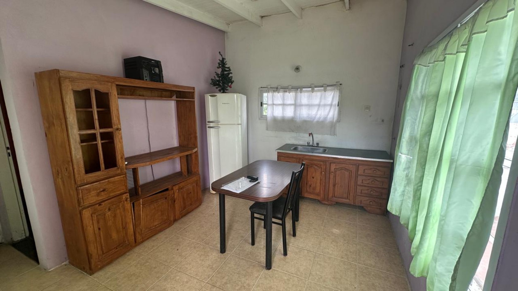 CASA DE 3 AMBIENTES CON DEPARTAMENTO INDEPENDIENTE Y COCHERA EN FLORENCIO VARELA