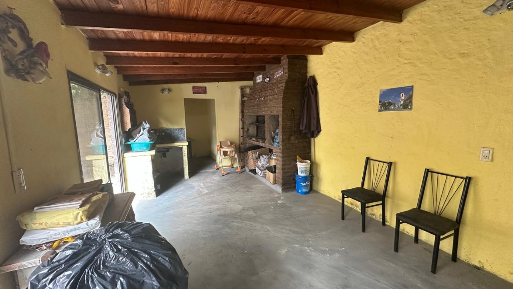 CASA DE 3 AMBIENTES CON DEPARTAMENTO INDEPENDIENTE Y COCHERA EN FLORENCIO VARELA