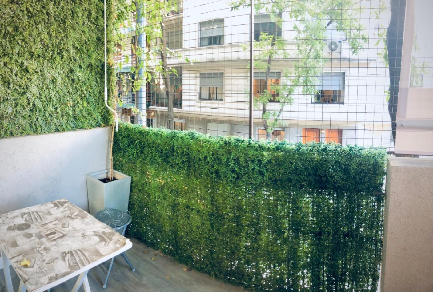 DEPARTAMENTO DE 3 AMBIENTES CON BALCON Y VISTA AL PARQUE LAS HERAS, PEÑA Y CORONEL DIAZ, RECOLETA