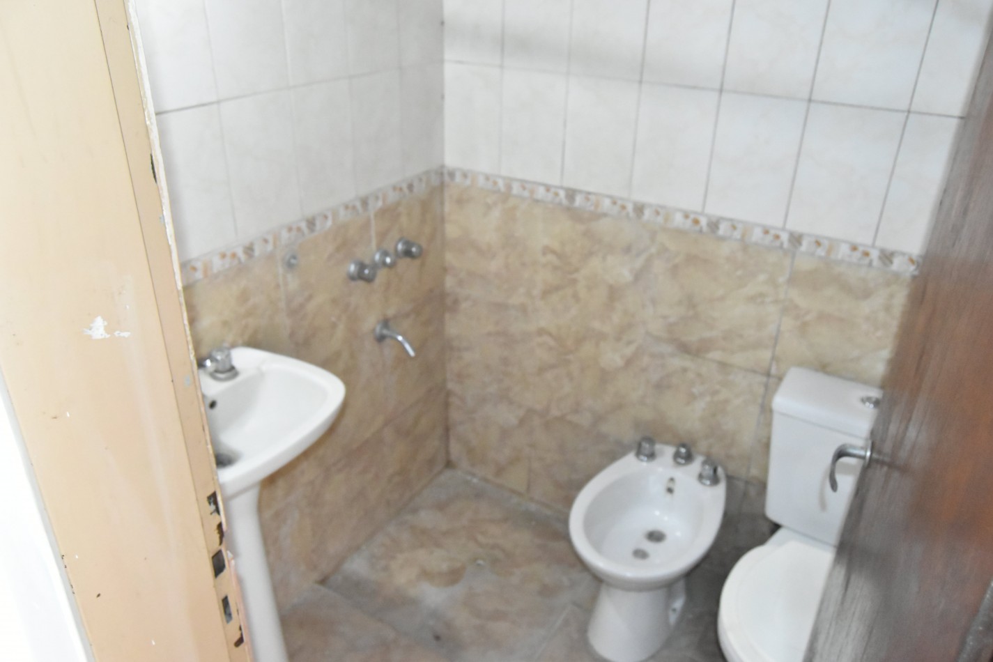 CASA 3  AMBIENTES Y DEPARTAMENTO INDEPENDIENTE, BOSQUES, FLORENCIO VARELA