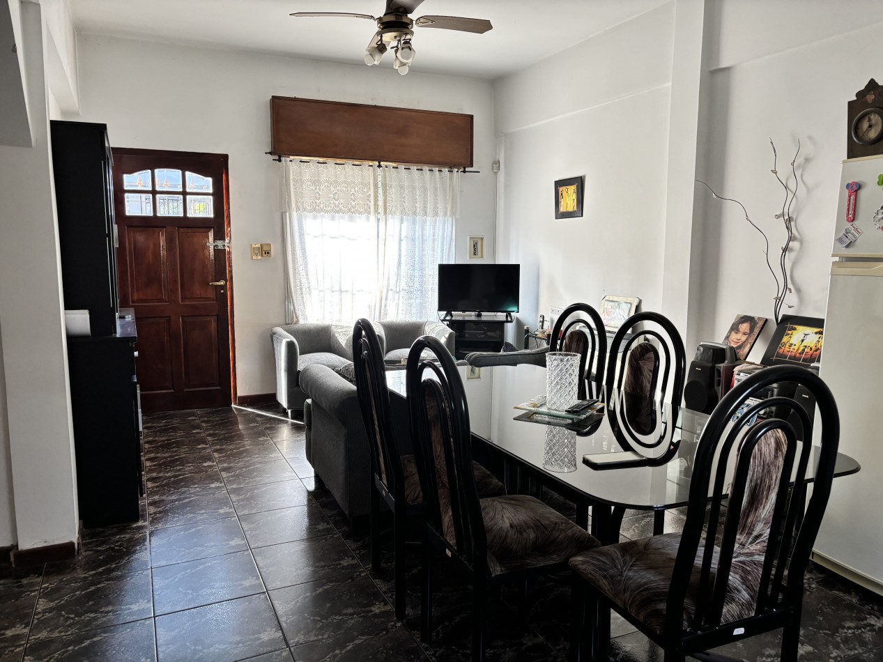 CASA EN 3 PLANTAS SOBRE LOTE DE 10X30