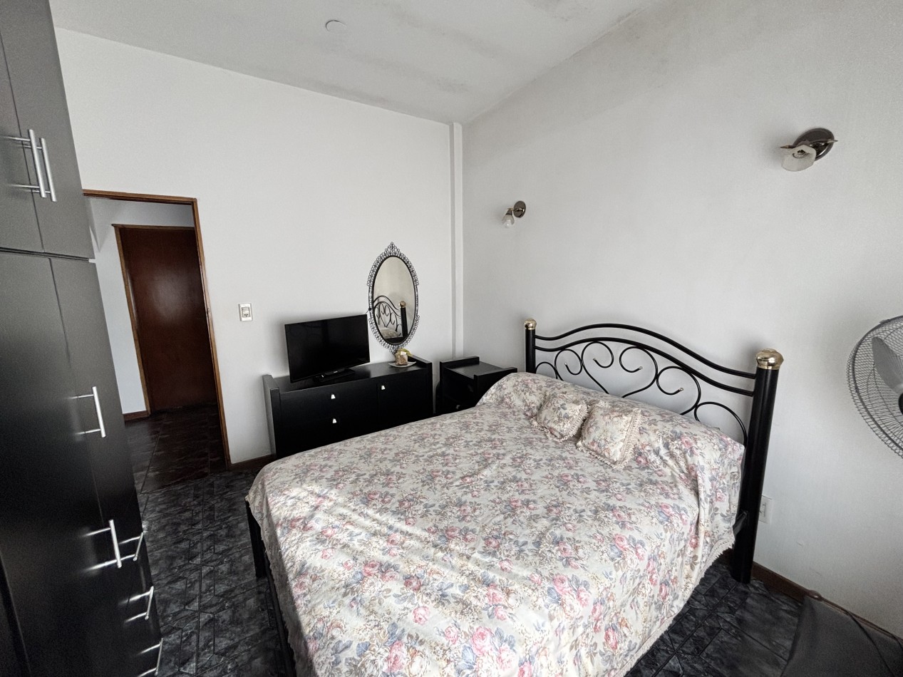 CASA EN 3 PLANTAS SOBRE LOTE DE 10X30