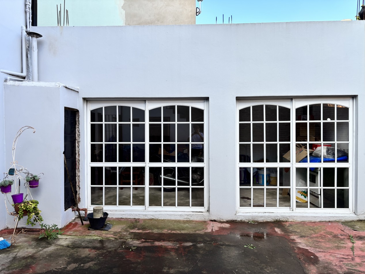 CASA EN 3 PLANTAS SOBRE LOTE DE 10X30