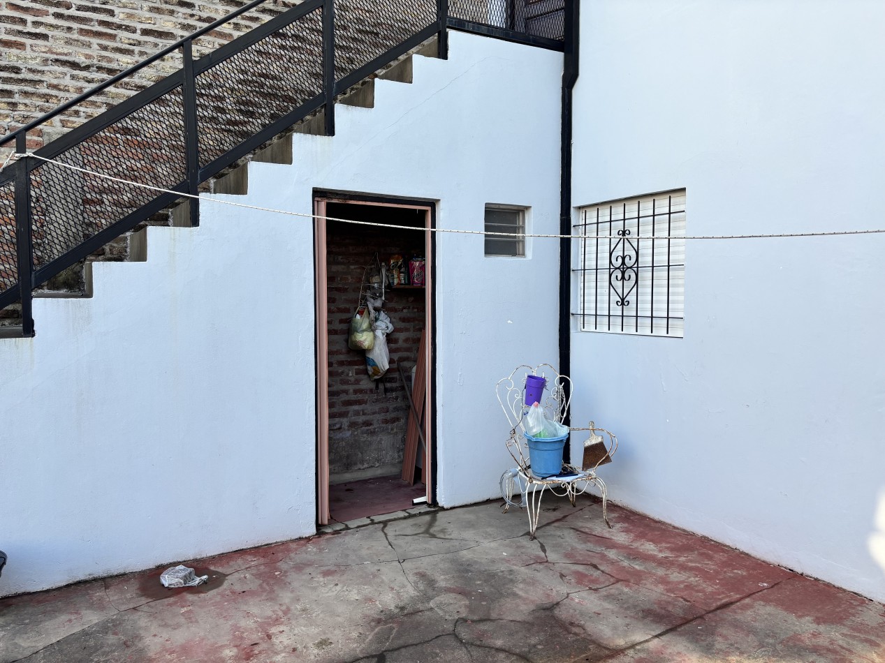 CASA EN 3 PLANTAS SOBRE LOTE DE 10X30