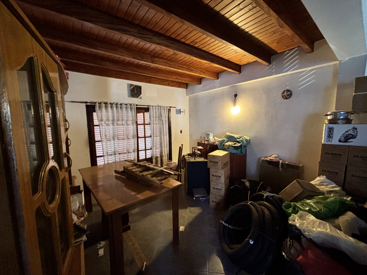 CASA EN 3 PLANTAS SOBRE LOTE DE 10X30
