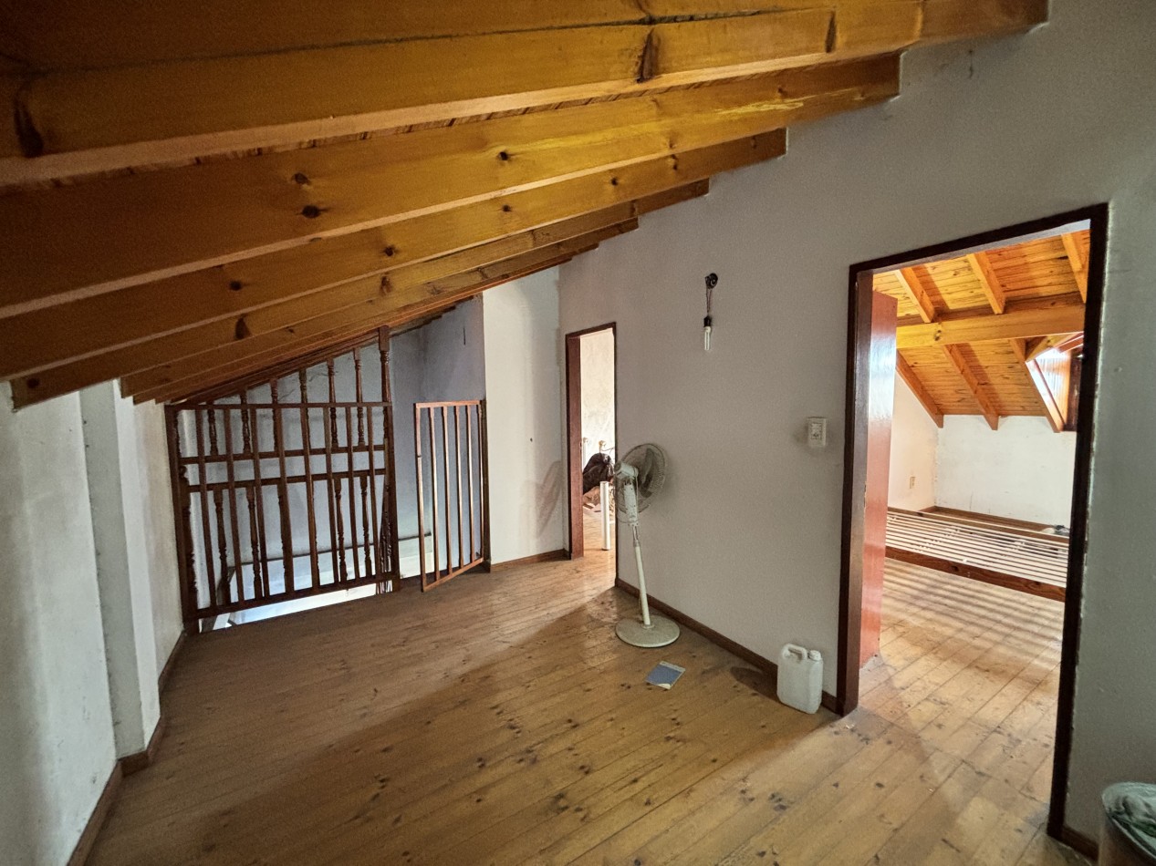 CASA EN 3 PLANTAS SOBRE LOTE DE 10X30