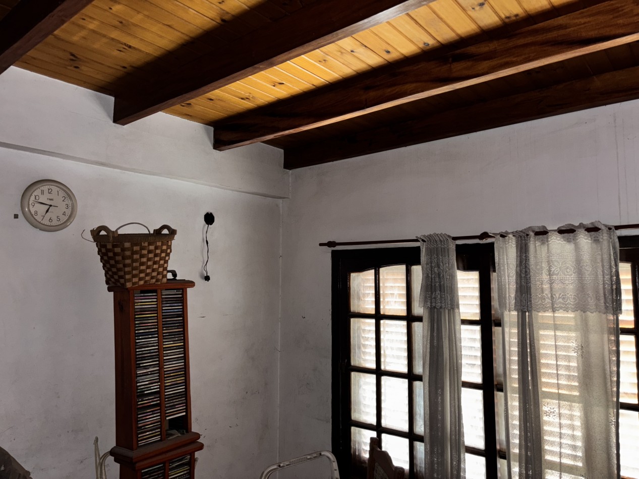 CASA EN 3 PLANTAS SOBRE LOTE DE 10X30