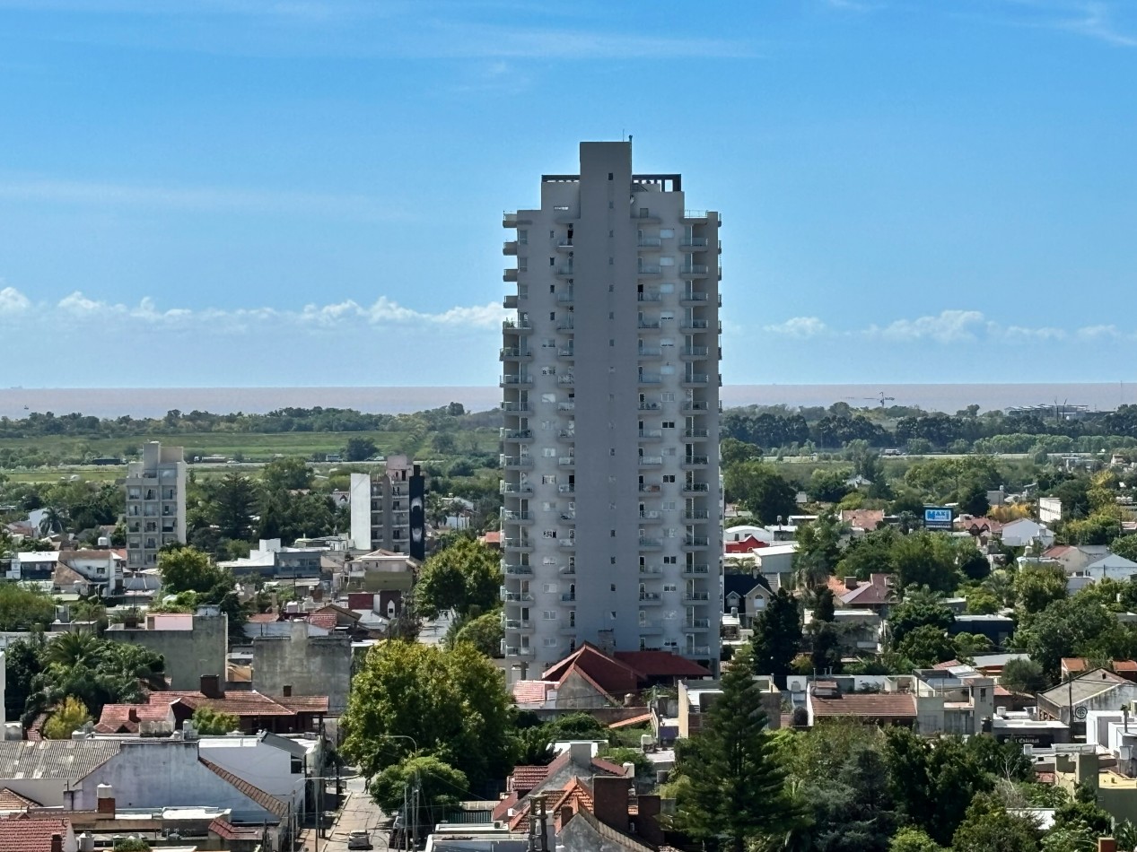 DEPARTAMENTO 2 AMBIENTES DE CATEGORIA CON 2 BALCONES Y 2 BAÑOS