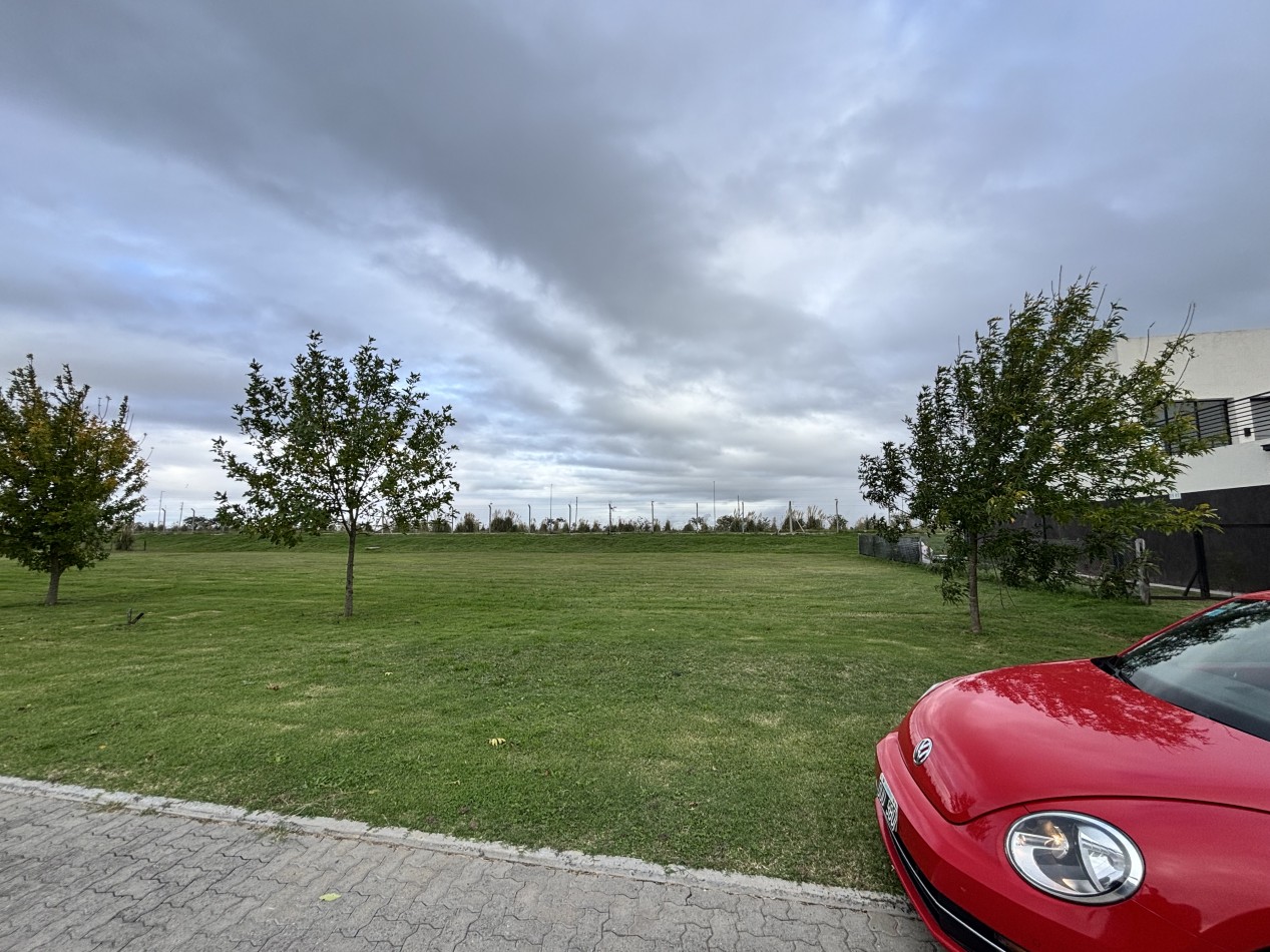 LOTE A LA VENTA EN BARRIO MAGALLANES - Pueblos del Plata HUDSON. Con vista parcial a la Laguna
