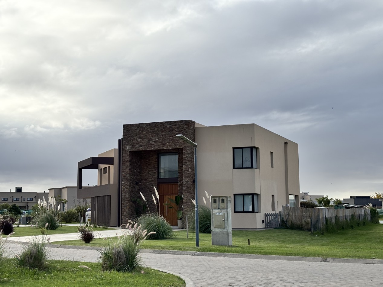 LOTE A LA VENTA EN BARRIO MAGALLANES - Pueblos del Plata HUDSON. Con vista parcial a la Laguna