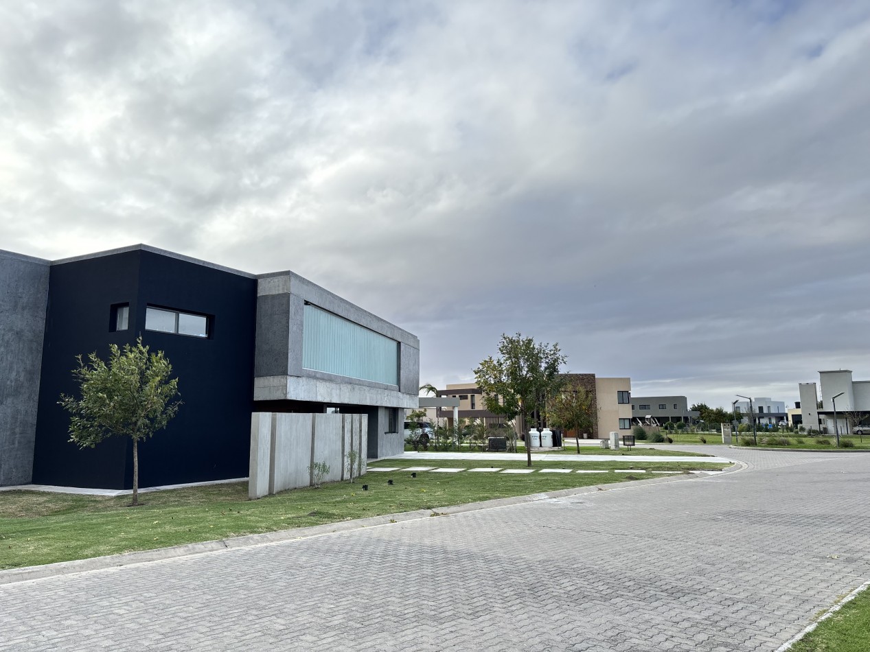 LOTE A LA VENTA EN BARRIO MAGALLANES - Pueblos del Plata HUDSON. Con vista parcial a la Laguna