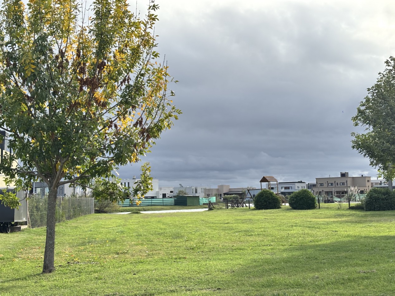 LOTE A LA VENTA EN BARRIO MAGALLANES - Pueblos del Plata HUDSON. Con vista parcial a la Laguna
