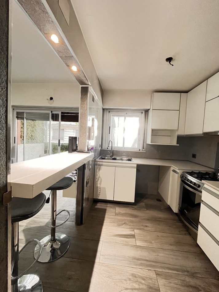 DEPARTAMENTO DE 3 AMBIENTES CON BALCON Y VISTA AL PARQUE LAS HERAS, PEÑA Y CORONEL DIAZ, RECOLETA