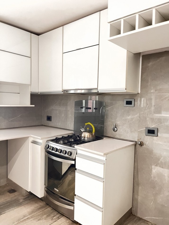 DEPARTAMENTO DE 3 AMBIENTES CON BALCON Y VISTA AL PARQUE LAS HERAS, PEÑA Y CORONEL DIAZ, RECOLETA