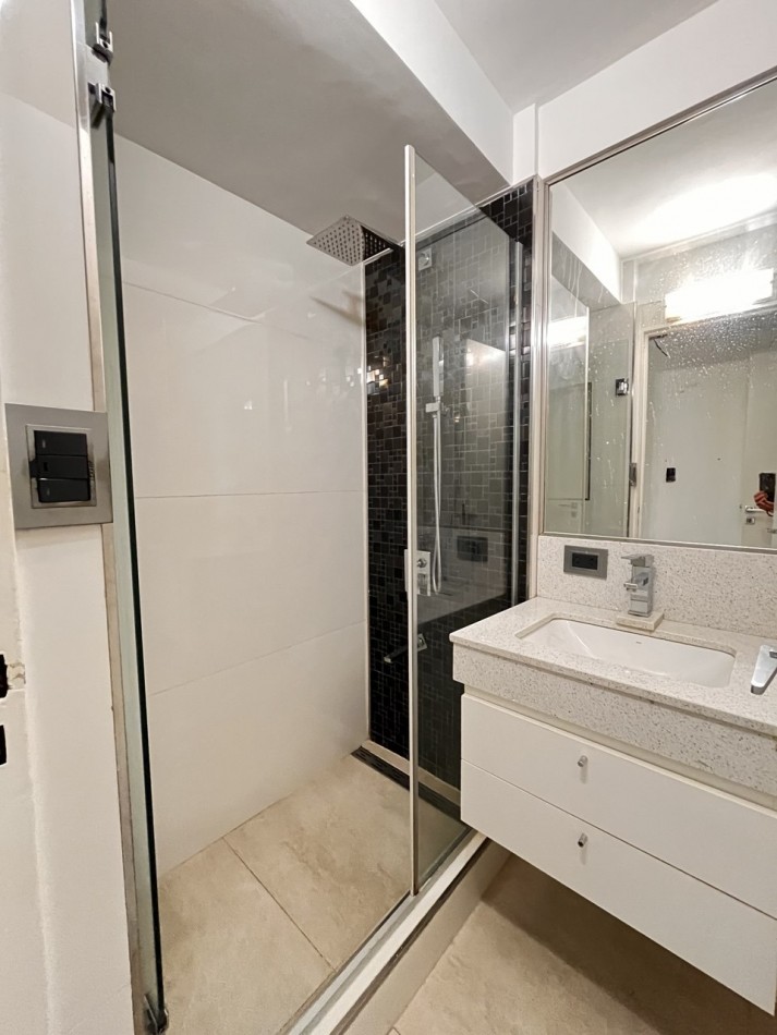 DEPARTAMENTO DE 3 AMBIENTES CON BALCON Y VISTA AL PARQUE LAS HERAS, PEÑA Y CORONEL DIAZ, RECOLETA