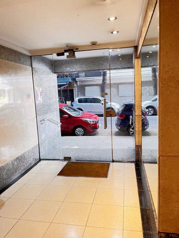 DEPARTAMENTO DE 3 AMBIENTES CON BALCON Y VISTA AL PARQUE LAS HERAS, PEÑA Y CORONEL DIAZ, RECOLETA