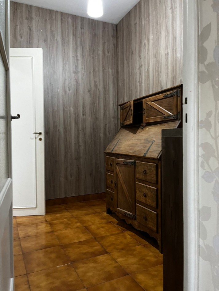 Semipiso 3 ambientes + depend., zona Plaza Colon 