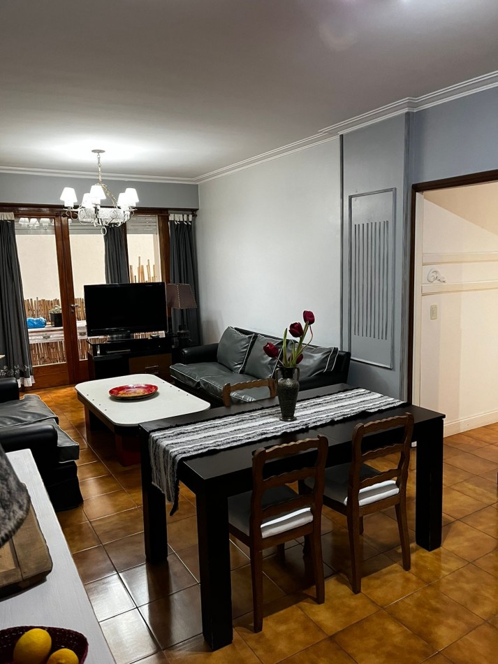 Semipiso 3 ambientes + depend., zona Plaza Colon 