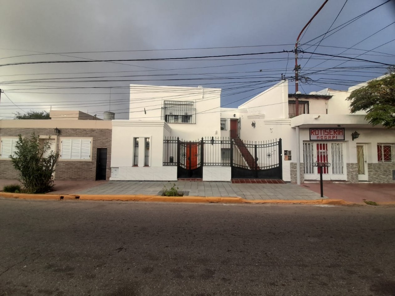 VENDE CASA DE 2 PLANTAS CENTRO SAN LUIS
